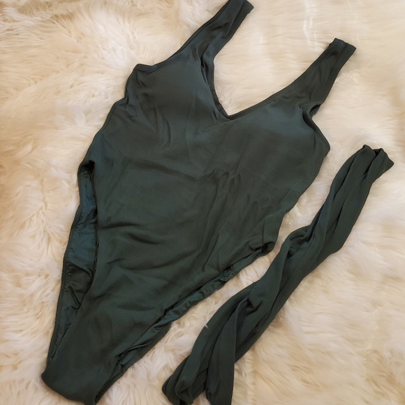 Toluca Swim Artemis Midi Belted one-piece - Palm (hunter green) - Picture 3 of 13